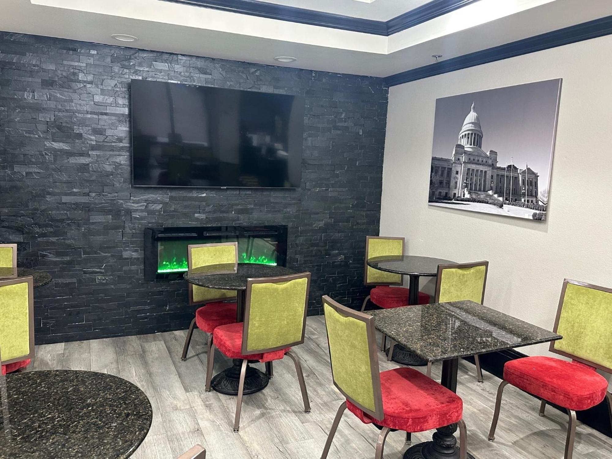 Hotel Wingate By Wyndham North Little Rock Extérieur photo